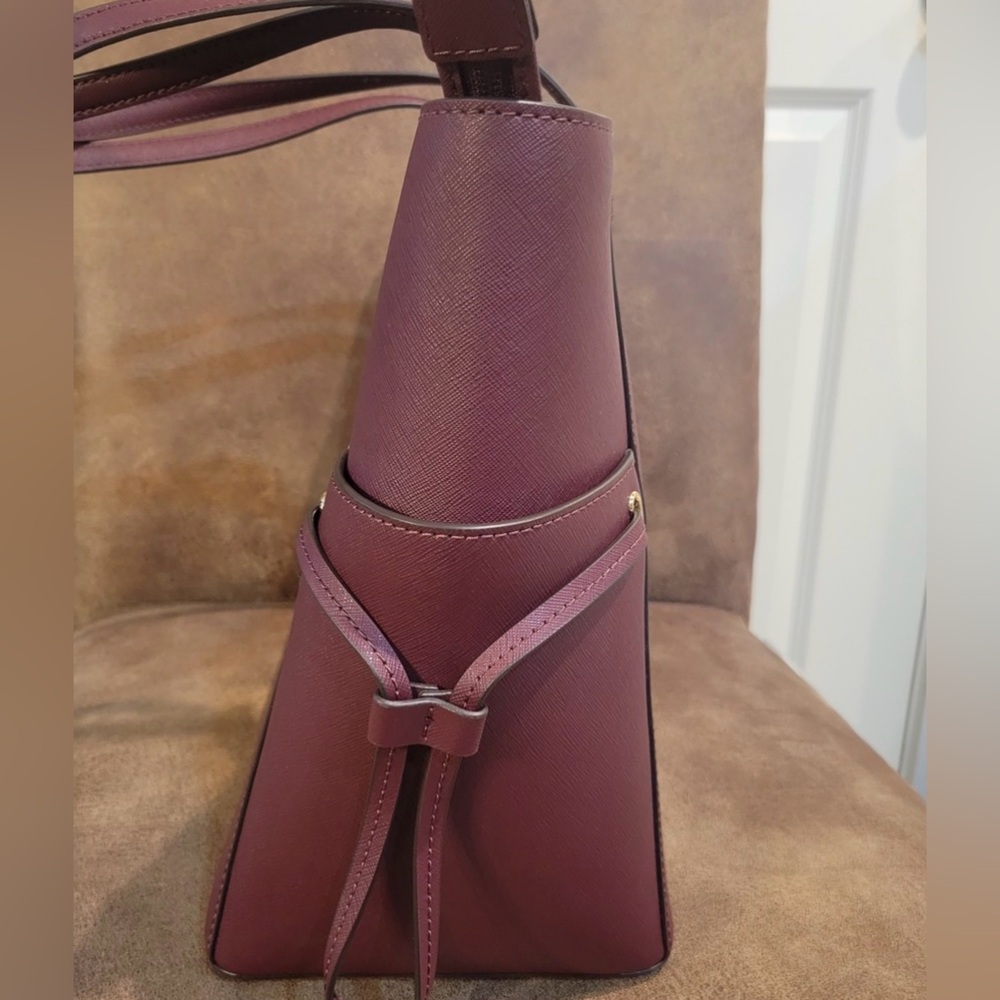 Michael Kors Gilly LeaterTote Bag with Gold Hardware Excellent Condition! - Picture 10 of 10